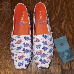 Women's classic Toms shoes